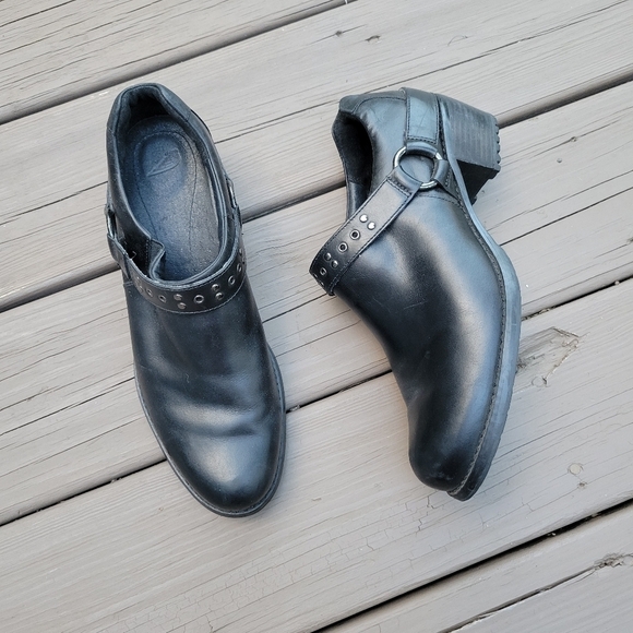 Red Wing Shoes Black Leather Stud Strap Moto Harness Ankle Booties Boots 9.5 - Picture 1 of 8